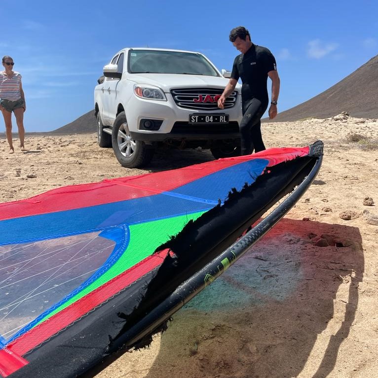 Reptile Reverse windsurf mast. One Mast with two curves. ReptileSports